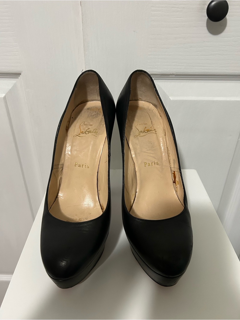 Christian Louboutin Black Leather Pumps with Signature Red Sole - Picture 3 of 4